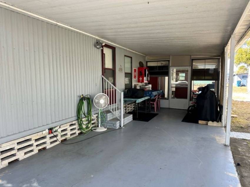 537 Chickasaw Loop a Winter Haven, FL Mobile or Manufactured Home for Sale